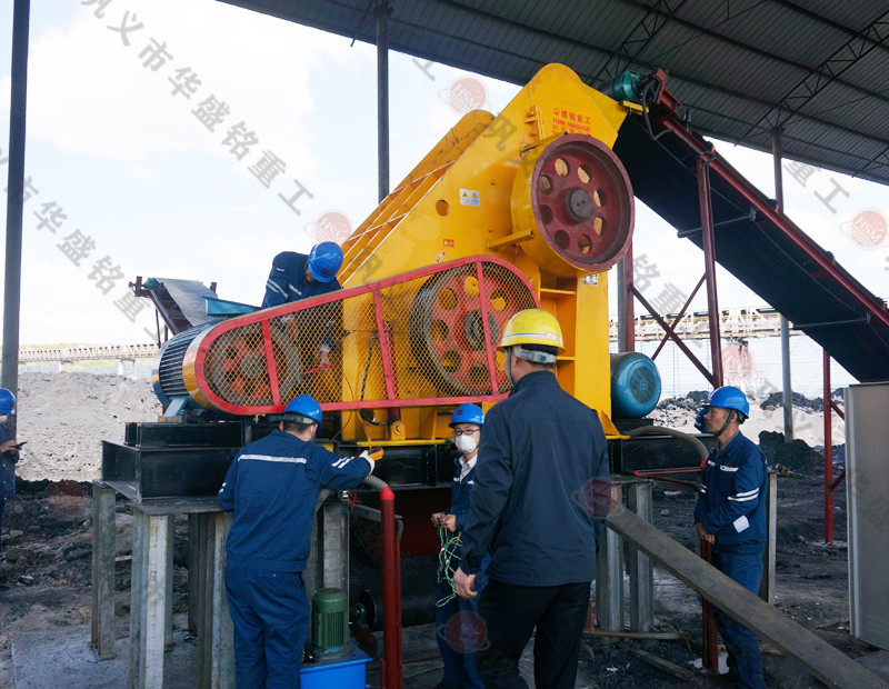 磚廠處理煤矸石頁巖適合用哪種粉碎機(jī)？多少錢一臺(tái)